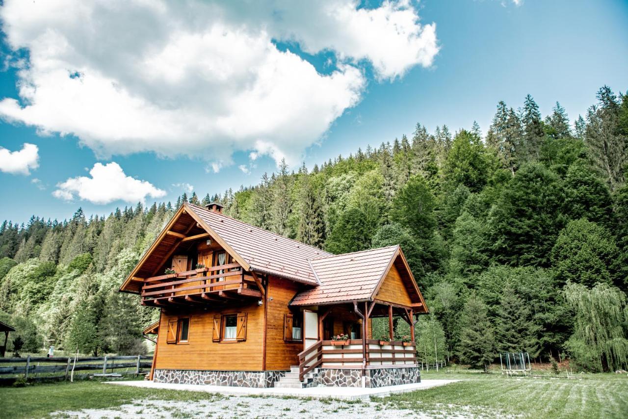 Central Chalet Varsag ภายนอก รูปภาพ